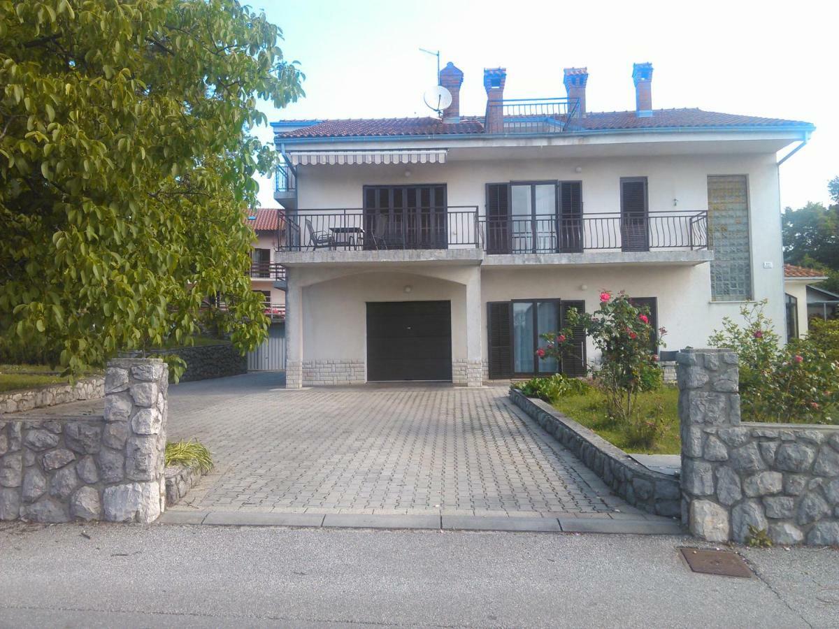 Viki Apartment Кастав Екстериор снимка