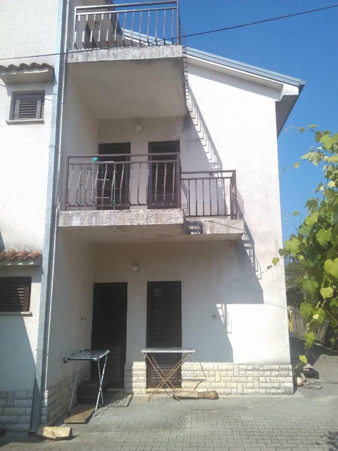 Viki Apartment Кастав Екстериор снимка