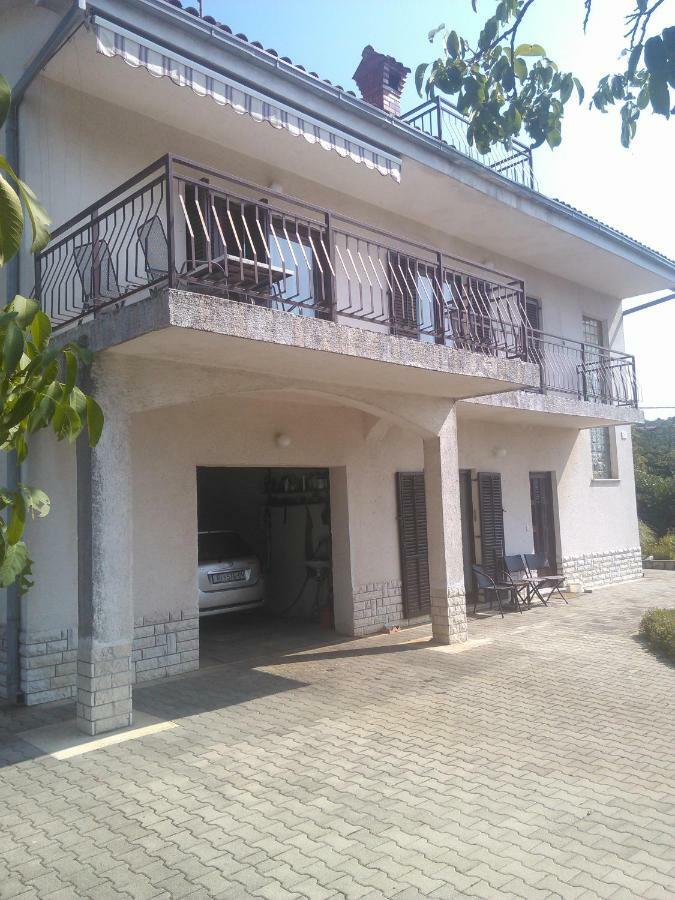 Viki Apartment Кастав Екстериор снимка