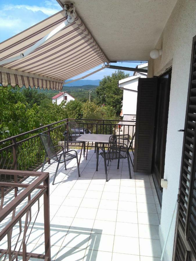 Viki Apartment Кастав Екстериор снимка