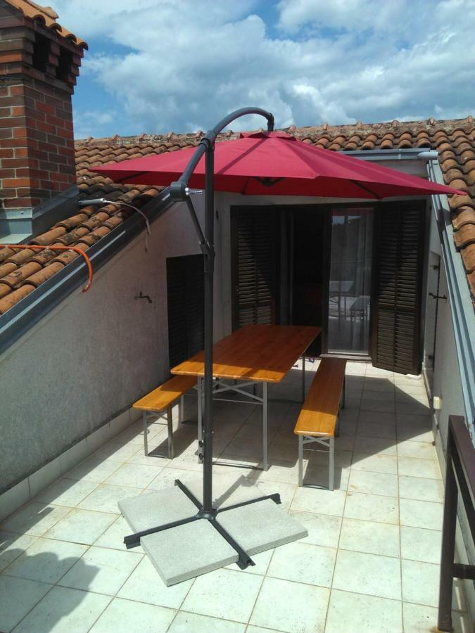 Viki Apartment Кастав Екстериор снимка